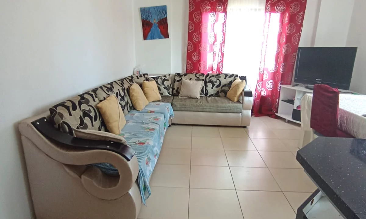 Shtepi me qera Apartament ne Durres, 2+1, Mobilimi E mobiluar, Pagesa 30,000  Leke.
