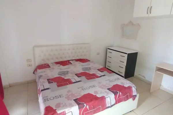Shtepi me qera Apartament ne Durres, 2+1, Mobilimi E mobiluar, Pagesa 30,000  Leke.