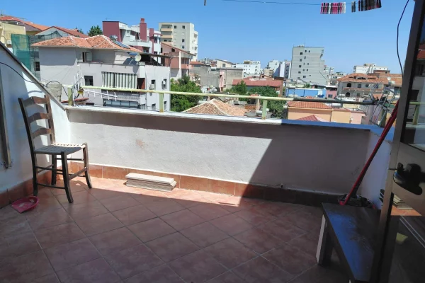 Shtepi me qera Apartament ne Durres, 1+1, Mobilimi E mobiluar, Pagesa 32,000  Leke.