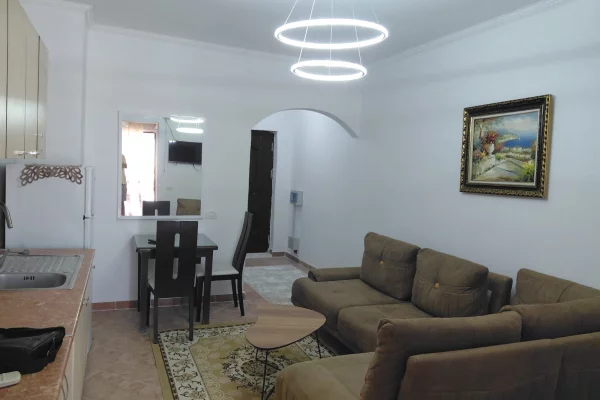 Jepet me qera, Apartament 1+1, Tek Shkolla “2 Gjelat” – Durrës.