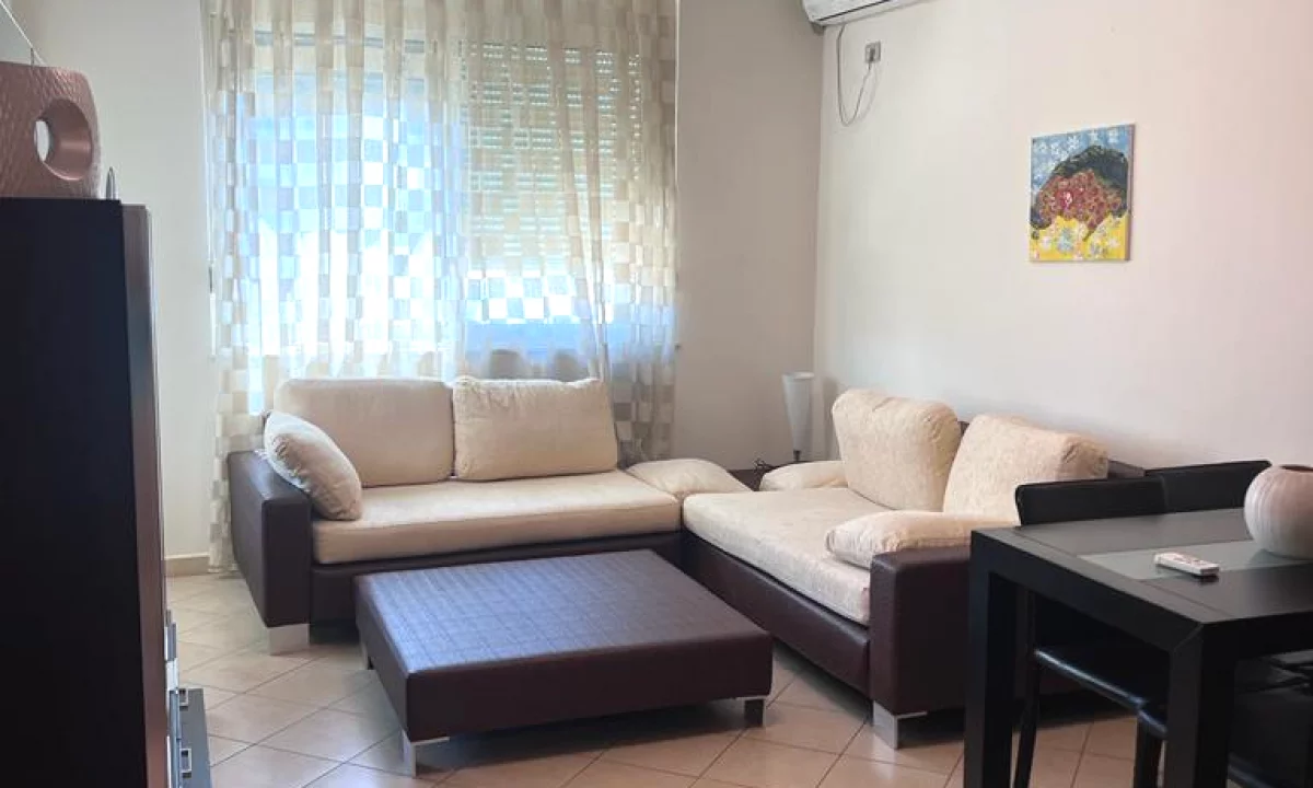 Shtepi me qera Apartament ne Durres, 1+1, Mobilimi E mobiluar, Pagesa 350  Euro.
