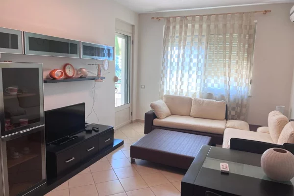Shtepi me qera Apartament ne Durres, 1+1, Mobilimi E mobiluar, Pagesa 350  Euro.