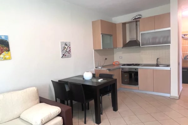 Shtepi me qera Apartament ne Durres, 1+1, Mobilimi E mobiluar, Pagesa 350  Euro.
