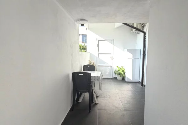 Shtepi me qera Apartament ne Durres, 1+1, Mobilimi E mobiluar, Pagesa 30,000  Leke.
