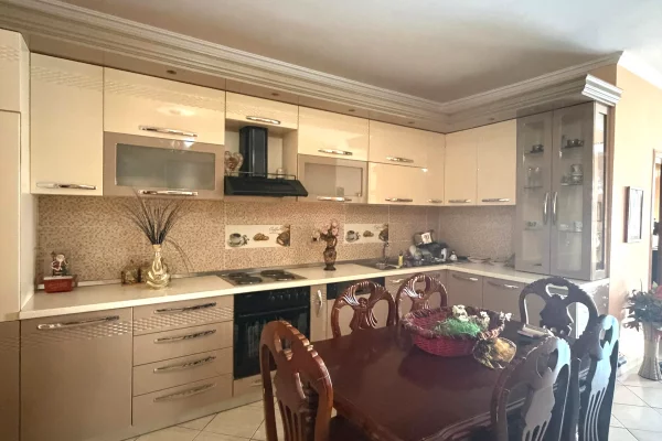 Shtepi me qera Apartament ne Durres, 2+1, Mobilimi E mobiluar, Pagesa 45,000  Leke.