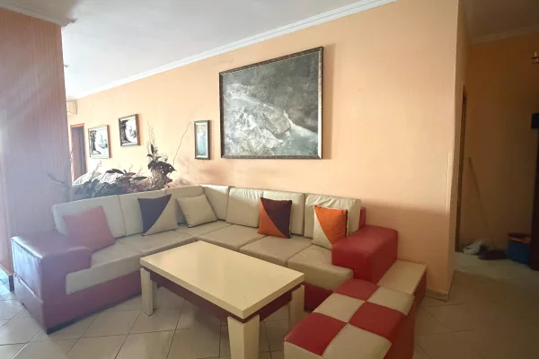 Shtepi me qera Apartament ne Durres, 2+1, Mobilimi E mobiluar, Pagesa 45,000  Leke.