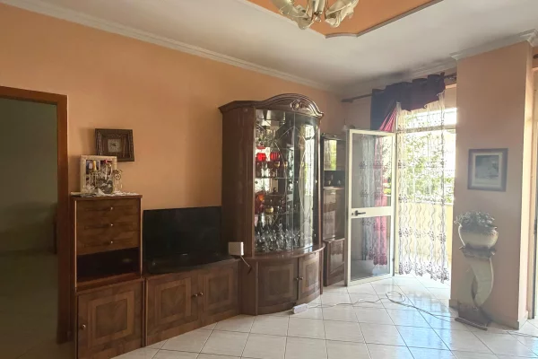 Shtepi me qera Apartament ne Durres, 2+1, Mobilimi E mobiluar, Pagesa 45,000  Leke.