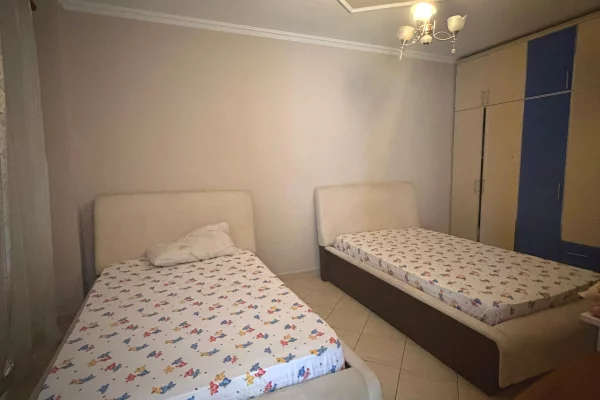 Shtepi me qera Apartament ne Durres, 2+1, Mobilimi E mobiluar, Pagesa 45,000  Leke.