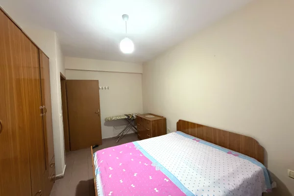 Shtepi me qera Apartament ne Durres, 1+1, Mobilimi E mobiluar, Pagesa 20,000  Leke.