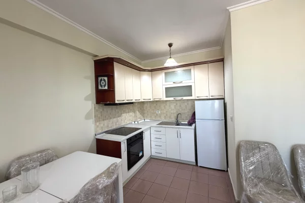 Shtepi me qera 1+1 ne Durres - 20,000 Leke