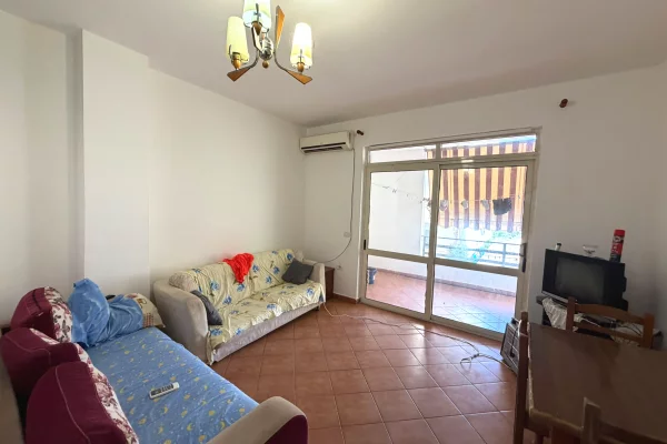 Shtepi me qera Apartament ne Durres, 1+1, Mobilimi E mobiluar, Pagesa 250  Euro.