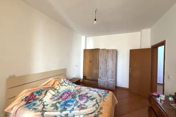 Shtepi me qera Apartament ne Durres, 1+1, Mobilimi E mobiluar, Pagesa 250  Euro.