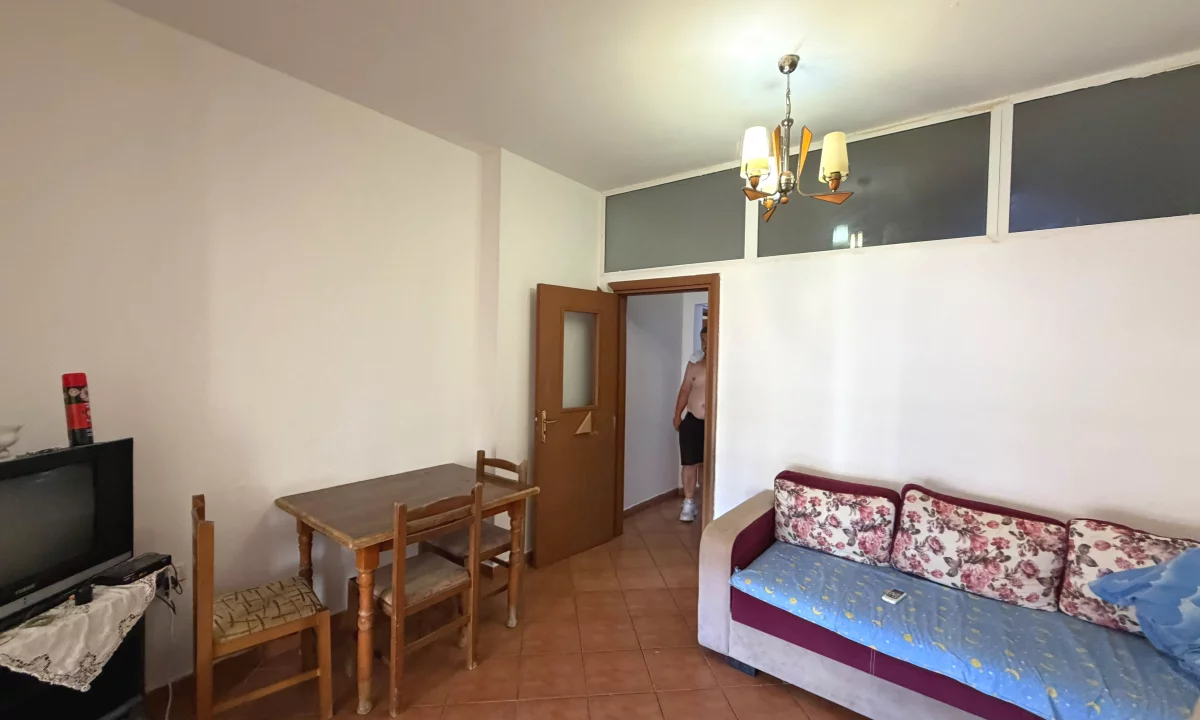 Shtepi me qera Apartament ne Durres, 1+1, Mobilimi E mobiluar, Pagesa 250  Euro.