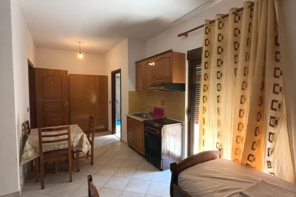 Shtepi me qera Garsoniere ne Durres - 25,000 Leke