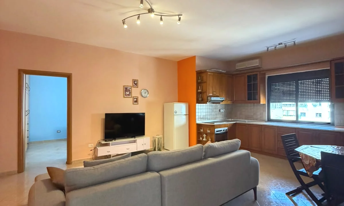 Shtepi me qera Apartament ne Durres, 1+1, Mobilimi E mobiluar, Pagesa 40,000  Leke.