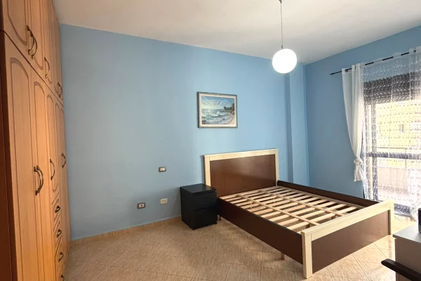 Shtepi me qera Apartament ne Durres, 1+1, Mobilimi E mobiluar, Pagesa 40,000  Leke.