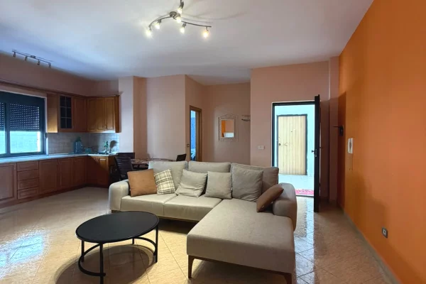 Shtepi me qera Apartament ne Durres, 1+1, Mobilimi E mobiluar, Pagesa 40,000  Leke.