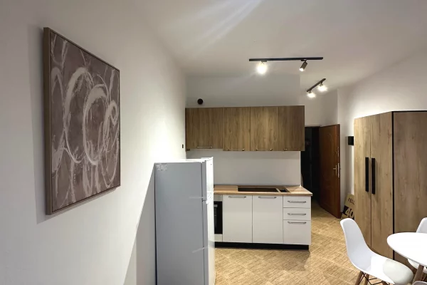 Shtepi ne shitje Apartament ne Durres, Garsoniere, Mobilimi E mobiluar, Pagesa 43,500  Euro.