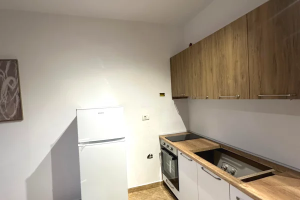 Shtepi ne shitje Apartament ne Durres, Garsoniere, Mobilimi E mobiluar, Pagesa 43,500  Euro.