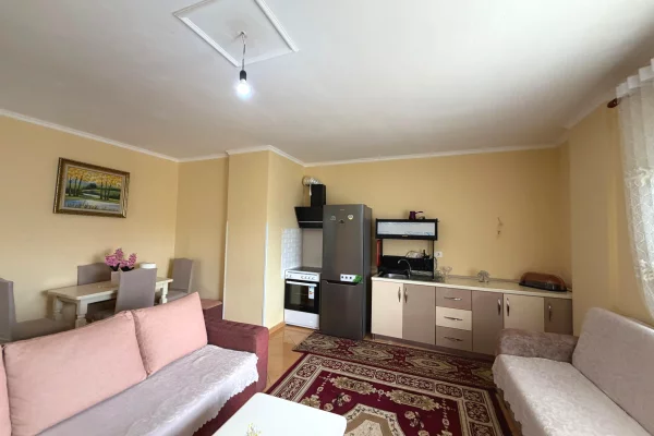 Shtepi me qera 1+1 ne Durres - 350 Euro