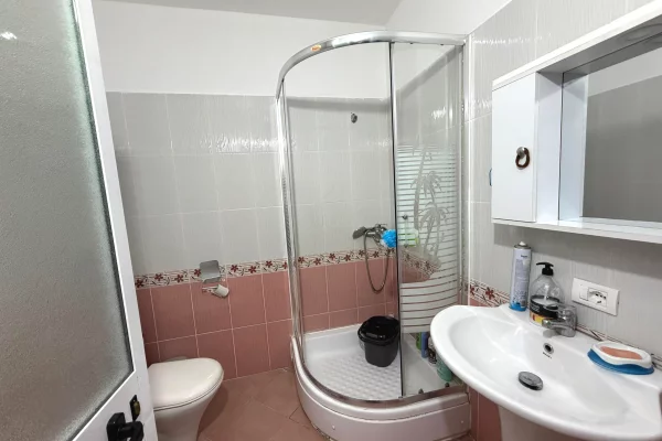 Shtepi me qera Apartament ne Durres, 1+1, Mobilimi E mobiluar, Pagesa 350  Euro.