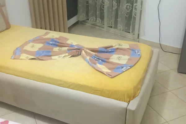 Shtepi me qera Apartament ne Durres, Garsoniere, Mobilimi E mobiluar, Pagesa 27,000  Leke.