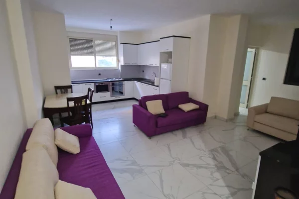 Shtepi me qera Apartament ne Durres, 2+1, Mobilimi E mobiluar, Pagesa 40,000  Leke.