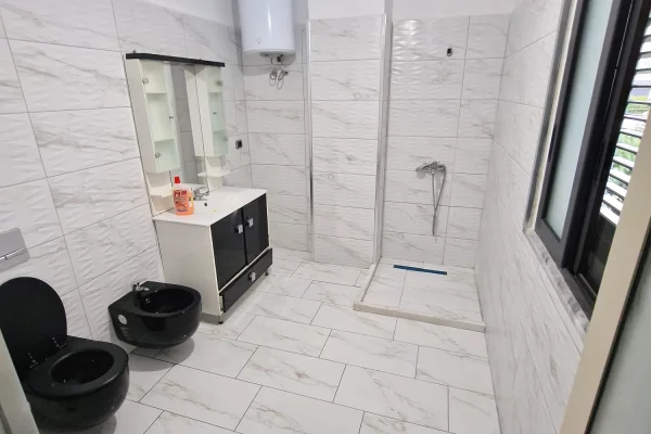 Shtepi me qera Apartament ne Durres, 2+1, Mobilimi E mobiluar, Pagesa 40,000  Leke.