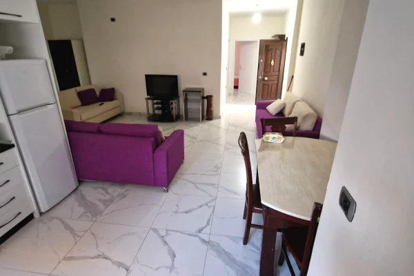 Shtepi me qera Apartament ne Durres, 2+1, Mobilimi E mobiluar, Pagesa 40,000  Leke.