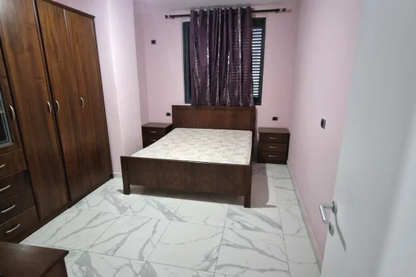 Shtepi me qera Apartament ne Durres, 2+1, Mobilimi E mobiluar, Pagesa 40,000  Leke.