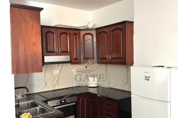 Shtepi me qera Apartament ne Durres, 2+1, Mobilimi E mobiluar, Pagesa 35,000  Leke.