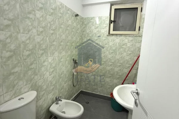 Shtepi me qera Apartament ne Durres, 1+1, Mobilimi E mobiluar, Pagesa 35,000  Leke.