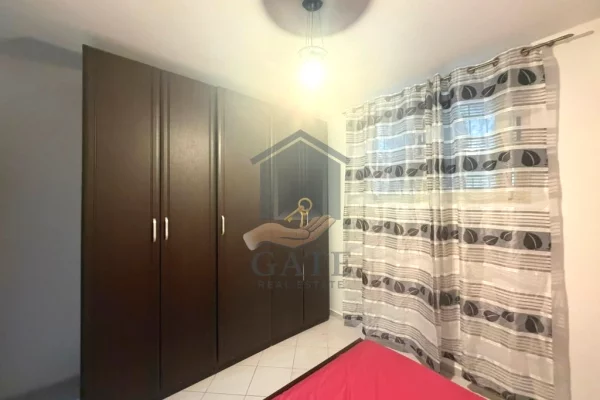 Shtepi ne shitje Apartament ne Durres, 2+1, Mobilimi E mobiluar, Pagesa 80,000  Euro.