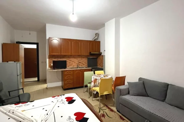 Shtepi me qera Apartament ne Durres, Garsoniere, Mobilimi E mobiluar, Pagesa 21,000  Leke.