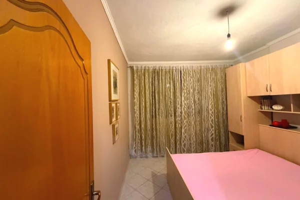 Shtepi me qera Apartament ne Durres, 1+1, Mobilimi E mobiluar, Pagesa 22,000  Leke.