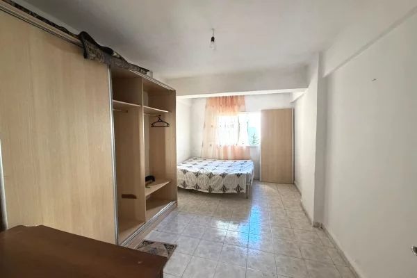 Shtepi ne shitje Apartament ne Durres, 1+1, Mobilimi E mobiluar, Pagesa 75,000  Euro.