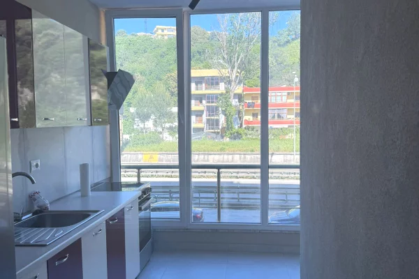 Shtepi me qera Apartament ne Durres, 1+1, Mobilimi E mobiluar, Pagesa 30,000  Leke.