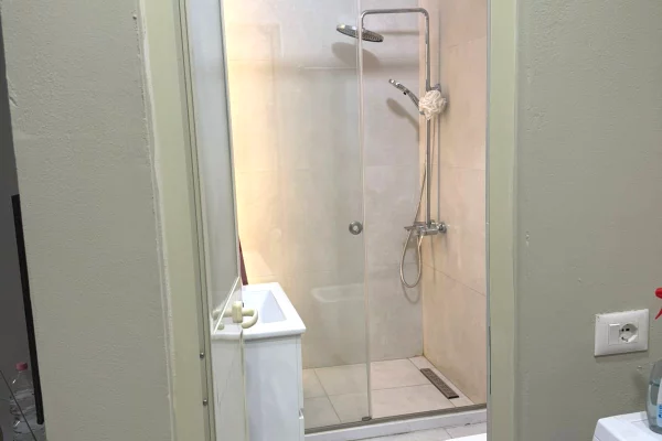 Shtepi me qera Apartament ne Durres, 1+1, Mobilimi E mobiluar, Pagesa 30,000  Leke.