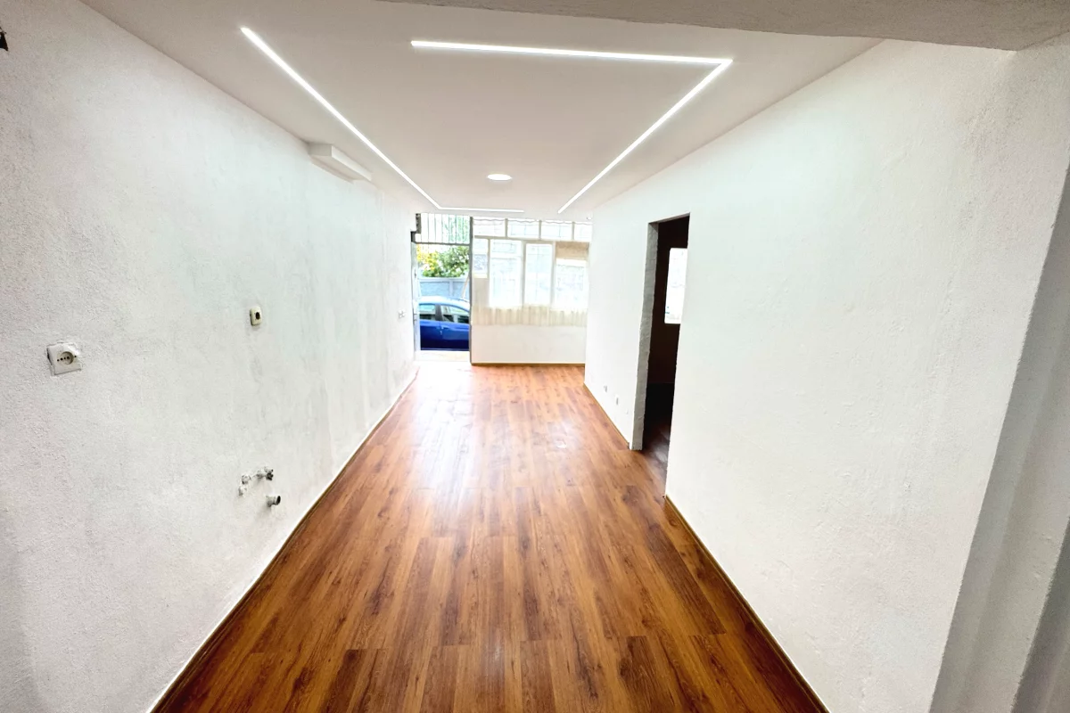 Shtepi ne shitje Apartament ne Durres, 1+1, Mobilimi Bosh, pa mobiluar, Pagesa 56,000  Euro.