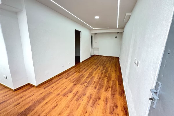 Shtepi ne shitje Apartament ne Durres, 1+1, Mobilimi Bosh, pa mobiluar, Pagesa 56,000  Euro.