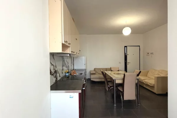 Shtepi me qera Apartament ne Durres, 1+1, Mobilimi E mobiluar, Pagesa 35,000  Leke.