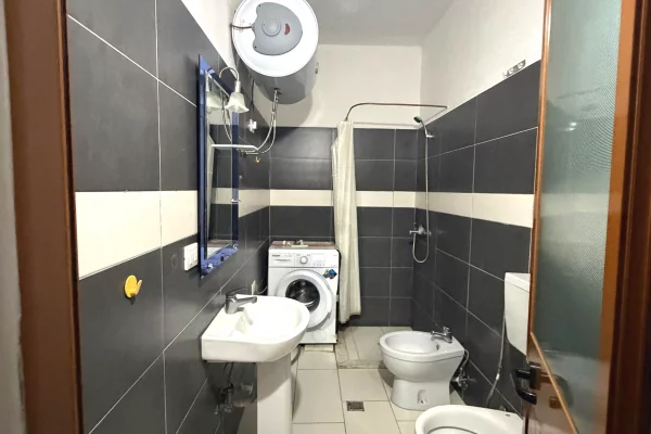 Shtepi me qera Apartament ne Durres, 1+1, Mobilimi E mobiluar, Pagesa 35,000  Leke.