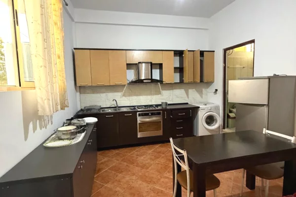 Shtepi me qera Shtepi Private ne Durres, 1+1, Mobilimi E mobiluar, Pagesa 25,000  Leke.