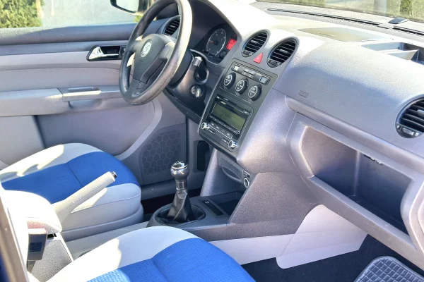 Auto in Vendita a Durazzo, Volkswagen, 2009 Diesel,Kambio Manual Pagamento 680,000  Leke.