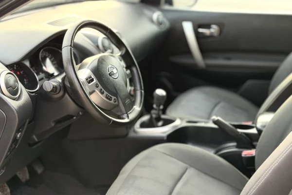 Makina ne shitje ne Durres, Nissan, 2012 Diesel,Kambio Manual Pagesa 630,000  Leke.