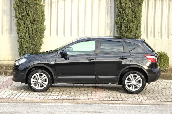 Makina ne shitje ne Durres, Nissan, 2012 Diesel,Kambio Manual Pagesa 630,000  Leke.