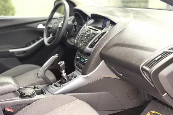 Makina ne shitje ne Durres, Ford, 2012 Diesel,Kambio Manual Pagesa 520,000  Leke.