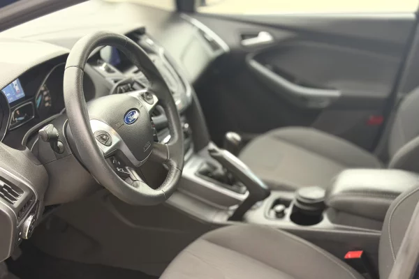 Makina ne shitje ne Durres, Ford, 2012 Diesel,Kambio Manual Pagesa 520,000  Leke.