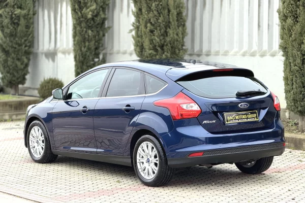 Makina ne shitje ne Durres, Ford, 2012 Diesel,Kambio Manual Pagesa 520,000  Leke.