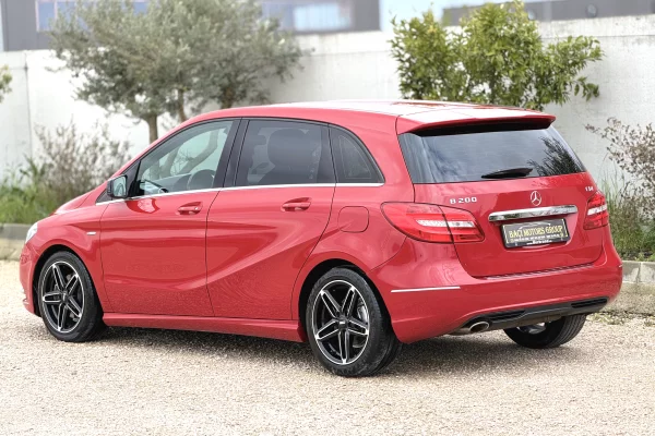 Makina ne shitje ne Durres, Mercedes-Benz, 2013 Diesel,Kambio Automatik Pagesa 900,000  Leke.